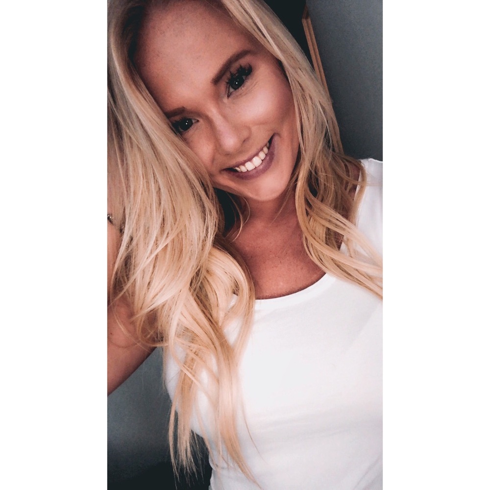 Meet your Posher, Caitlin